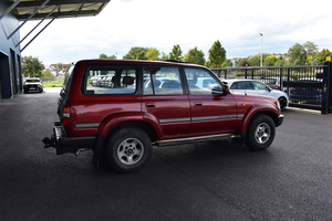 Sedán 4x4 Clásico de Ultra Lujo Usado, 2024, Vehículo Todoterreno de Tamaño Completo, Automático, 7 Plazas, Techo Panorámico, Carrocería Resistente - Product Image 2