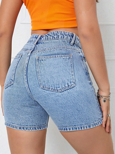 Shorts en jean brodés pour homme, bleu clair délavé, taille haute, longueur mi-cuisse, ourlet droit, en mélange de coton extensible, motif camouflage - Product Image 3