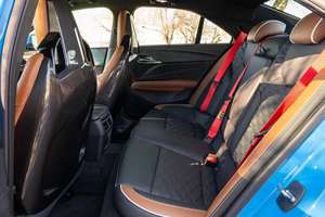 รถเอสยูวี CT4 V ปี 2025 รุ่น R18 สีดำ ปีกนก ขับเคลื่อนสี่ล้อ ไมล์น้อย เกียร์อัตโนมัติ พวงมาลัยซ้าย เบนซิน หลังคาซันรูฟแบบพาโนรามา เบาะหนัง - Product Image 5