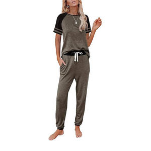 Ensemble de survêtement pour femme de qualité supérieure, décontracté, coupe ample, sweat-shirt à fermeture éclair quart et pantalon, confortable, élégant, pour la salle de sport, avec des rayures blanches - Product Image 1