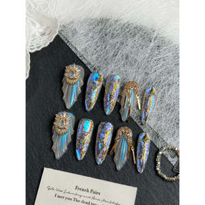 Uñas Postizas Galactic Crown, Diseño de Arte de Uñas Único para Mujeres Amantes de la Moda - Product Image 3