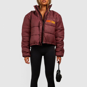 Venta al por mayor a granel, ropa de abrigo cálida y elegante, abrigo de moda de invierno ligero, chaqueta acolchada para mujer de alta demanda - Product Image 1