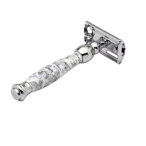 มีดโกนนิรภัยใบมีดโลหะขอบคู่จำนวนมากมีสีและดีไซน์ที่น่าดึงดูด - Product Image 4