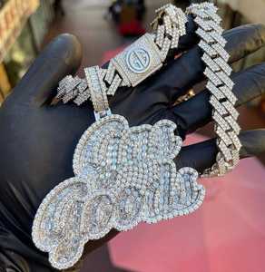 Collier pendentif en argent 925 plaqué or 14 carats avec moissanite, personnalisé pour homme, style rappeur, lettres brillantes, grand nom, hip hop, soirées de gala - Product Image 1