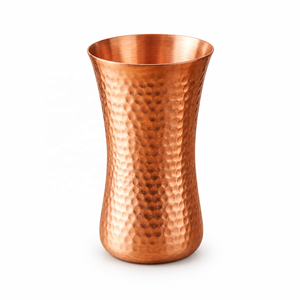 Vaso de Cobre Portátil Ecológico Hecho a Mano por Divris con Diseño Martillado Vintage - Product Image 1