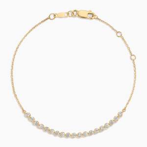 AURALUXURIA Pulsera de tenis de moda para mujer con diamantes de laboratorio de bisel pequeño de 1/3 de cobertura (1/4 ct.) Tw. Estilo Delicado en Oro Amarillo de 14K - Product Image 3