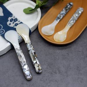 Cuillère à caviar en nacre fabriquée à la main de qualité supérieure Design élégant pour la cuisine raffinée Connexion directe du fabricant - Product Image 2