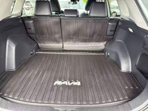 Toyota RAV4 Híbrido XLE 2023 a Precio Económico - Product Image 6