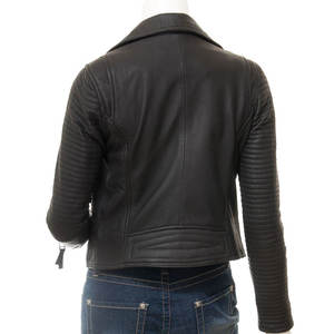 แจ็คเก็ตหนังผู้หญิงขายดี ดีไซน์ผ้าซาตินระบายอากาศได้ดี ลายเรียบ  รับผลิตแบบ OEM พร้อมสกรีนโลโก้ตามสั่ง - Product Image 2