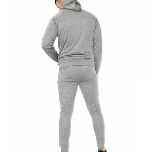 Survêtement à capuche gris solide et écologique pour hommes de qualité supérieure à la mode coupe ajustée pour l'hiver Sweat à capuche zippé et bas de jogging - Product Image 3