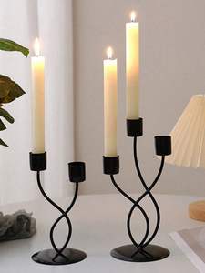 Encuentre el equilibrio perfecto de forma y función con los candelabros de alambre dorado que se adaptan a todos los gustos y estilos de decoración - Product Image 6