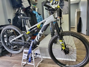 Bicicleta de montaña eléctrica de alto rendimiento 2025-2026 Hard Cross HC4, todos los tamaños y colores de cuadro, envío a todo el mundo - Product Image 4