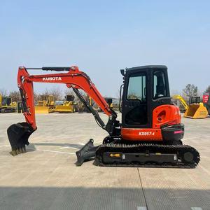 Excavadora compacta Kubota KX057-4 de 5.5 toneladas, con motor diésel, para excavación y apertura de zanjas, disponible para la venta. - Product Image 5