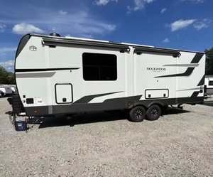 รถบ้านมือสอง 3 เดือน ใช้งานแล้ว ปี 2025 2024 รุ่น Forest River ROCK_WOOD SIGNATURE 8263_MBR รถพ่วงเดินทาง รถบ้านเคลื่อนที่ - Product Image 2