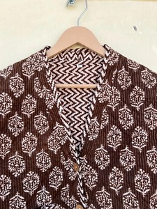 Chaqueta acolchada Kantha Reversible, abrigo bohemio de algodón hecho a mano para mujer, prendas de vestir exteriores florales, regalo de Navidad para Amigos de la familia - Product Image 2