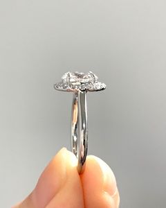 Anillo de compromiso de diamante de corte ovalado 1,55 CTW Lab Grown 14K oro blanco VVS2 Halo anillo de novia de boda para mujer - Product Image 6