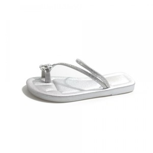 Sandalias de malla antideslizantes para mujer, estilo versátil, tendencia de moda de verano, para uso en exteriores, diseño atemporal. - Product Image 1