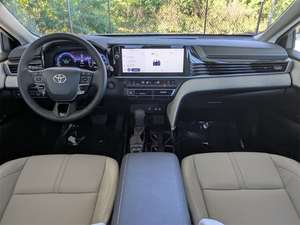 Toyota Camry LE Híbrido 2025, Sedán, Interior Claro, Transmisión Automática/Manual, Tracción AWD, Cuero, R19/R16, Turbo, Eléctrico - Product Image 5