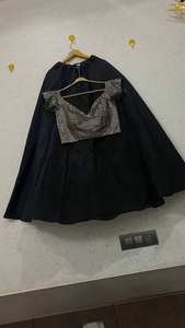 แฟชั่นใหม่ได้รับความนิยม Tapeta ผ้าไหมลำดับการทำงาน Lehenga Choli กับ Dupatta อินเดียส่งออกและซัพพลายเออร์ - Product Image 4