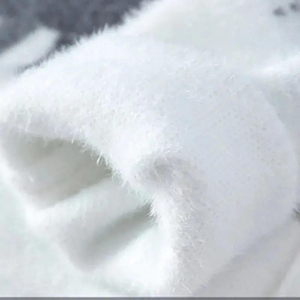 เสื้อสเวตเตอร์ผู้ชายแบบใหม่ ดีไซน์เฉพาะตัว อบอุ่น ตัดต่อสี คอทรงกลม ระบายอากาศได้ดี ทรงเข้ารูป ถักนิตติ้ง - Product Image 5