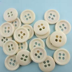 Boutons en os naturel à vendre Os de matière première authentique à vendre Quantité en vrac/Blancs de boutons en os de buffle - Product Image 4