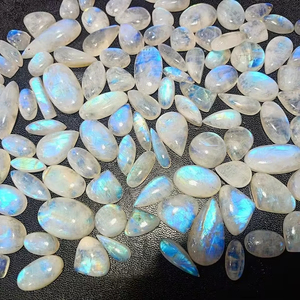 Pierres précieuses naturelles en vrac, pierre de naissance de juin, pierre de lune arc-en-ciel blanche, taille poire, pour la fabrication de bijoux, avec un éclat arc-en-ciel incroyable, Pierres Mehrajudin - Product Image 2