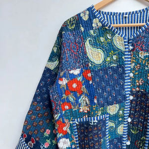 เสื้อแจ็คเก็ตสตรีทแวร์แบบเย็บติดกันลายบูร์ฟี ทำมือจากอินเดีย ผ้าฝ้าย 100% สำหรับทุกเพศ ผลิตตามแบบ ODM เป็นมิตรกับสิ่งแวดล้อม ตกแต่งด้วยกระดุม ถักโครเชต์ ให้ความอบอุ่น - Product Image 1