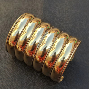 Dernier design de bracelet à manchette en laiton pur pour femmes Accessoire de mode à prix économique pour les fêtes et les cadeaux - Product Image 4