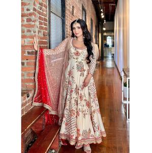 Ensemble de robe en faux georgette en gros avec broderie lourde et travail de séquence Dori Comprend haut bas dupatta pour mariages fêtes - Product Image 1