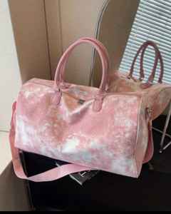 Bolsa de Viaje Deportiva HANFEIZI, Impermeable, de Cuero PU, para Gimnasio, de Alta Calidad, Colores y Tamaños Personalizables - Product Image 1