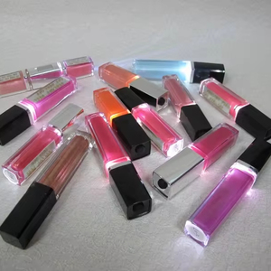 Lampes LED Lip Gloss tube avec miroir HY21 - Product Image 1