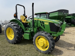 Tracteurs agricoles d'occasion John Deere 4066R avec moteur et boîte de vitesses, livraison rapide, en stock, prix abordable, disponibles à la vente - Product Image 2
