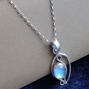 Collier en Chalcédoine Aqua en Laiton Fait Main Oval 8X10MM Serti de Bezel Pendentif Plaqué Rhodium pour Femmes - Product Image 1