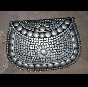 Bolso de Mano Redondo de Metal de Alta Calidad para Mujer, Artesanía de la India, Cierre de Solapa, Sin Reseñas Todavía - Product Image 3