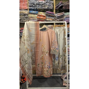 ชุดสูทแฮนด์เมด 3 ชิ้นสำหรับผู้หญิง แรงบันดาลใจจากมาเรีย บี - Product Image 2