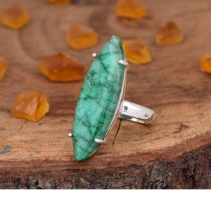 Anillo bohemio cristiano Esmeralda Plata de Ley 925 Ajuste de Punta hecho a mano Declaración DE BODA Regalo de piedra natal para ella - Product Image 3