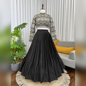 Lehenga Choli de Diseñador para Mujer, Vestido Indio Listo para Usar, Cosido, para Fiesta, Lehenga Choli Pesado para Boda - Product Image 1