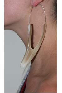 Joyería ecológica de cuerno para mujeres que buscan pendientes únicos hechos de cuerno de búfalo natural - Product Image 3