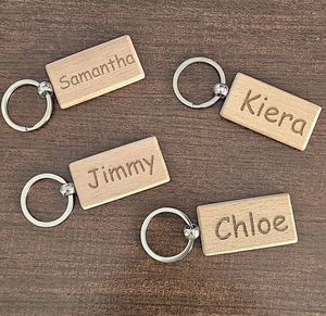 Porte-clés en bois en gros, porte-clés en bois faits à la main pour cadeaux personnalisés en provenance d'Inde - Product Image 1