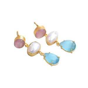 ต่างหูทองเหลืองประดับพลอยขายส่งจำนวนมาก ต่างหูมุกหินธรรมชาติ ผิวทองเหลืองซาติน สไตล์แฟชั่นล้ำสมัย คุณภาพส่งออกจำนวนมาก - Product Image 5