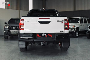 Toyota Hilux 2.8 GD-6 GR Sport 4x4 A/T D/C Usada, Año 2025 - Product Image 6