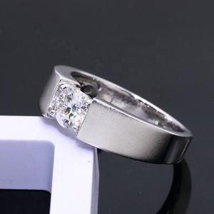 Anillo de Boda para Hombre de Alta Calidad con Moissanita Clásica de 1ct, 6.5mm D VVS1, Brillante, Solitario, Plata de Ley 925 - Product Image 6