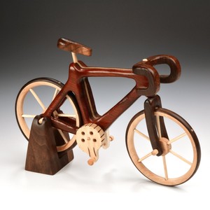 Venta al por mayor Mini bicicleta gemela modelo pequeña pantalla decoración bicicletas de madera bicicleta de madera estatuilla hecha en Vietnam - Product Image 4