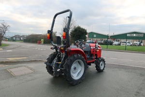 Tractor Agrícola Massey-Ferguson 1740 de 40HP - 4x4, Duradero y de Alto Rendimiento - Product Image 6
