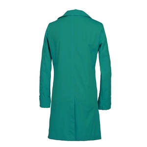 Capa médica profesional para mujer, resistente a fluidos antibacterianos, bata de laboratorio personalizada para mujer - Product Image 2