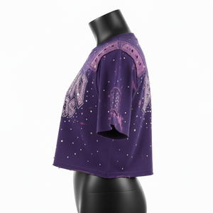 เสื้อครอปท็อปผู้หญิง ผ้าคอตตอนเจอร์ซีย์ สีม่วงฟอกย้อม พิมพ์ลายกากเพชรด้วยความร้อน พร้อมสกรีนโลโก้ตามสั่ง เสื้อครอปท็อปผู้หญิง ผ้าคอตตอน - Product Image 6