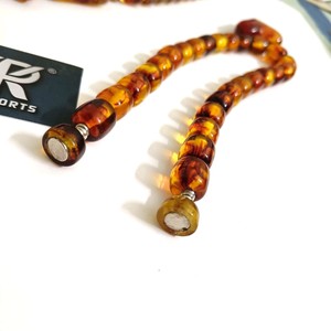 Collier de perles en résine d'ambre avec pendentif en forme de cœur Bijoux élégants pour femmes Idéal pour tous les jours et les fêtes - Product Image 6