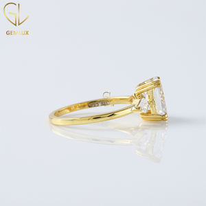 Venta caliente anillo de tres piedras 2CT radiante y corte de cometa Moissanite diamante anillo de compromiso de boda para mujeres - Product Image 3