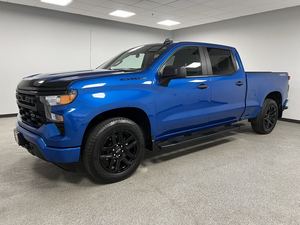 Chevrolet Silverado 2023 Custom Crew Cab 4WD 1500 d'occasion - Product Image 3