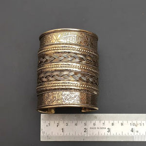 กำไลข้อมือดีไซน์ทำด้วยมือของขวัญสำหรับเพื่อนเจ้าสาวสร้อยข้อมือเรซินสีน้ำเงินและสีแดงทำด้วยมือที่ไม่เหมือนใครไอเดียของขวัญ - Product Image 4